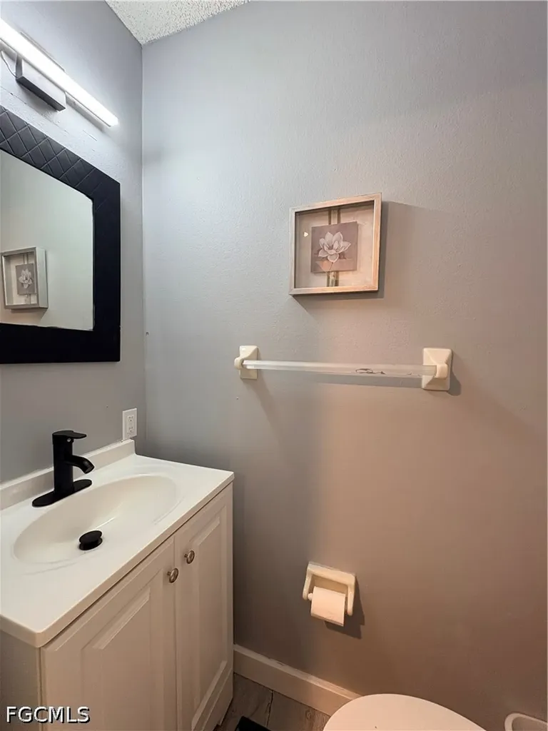 4520 SW 8th Place Cape Coral FL 33914