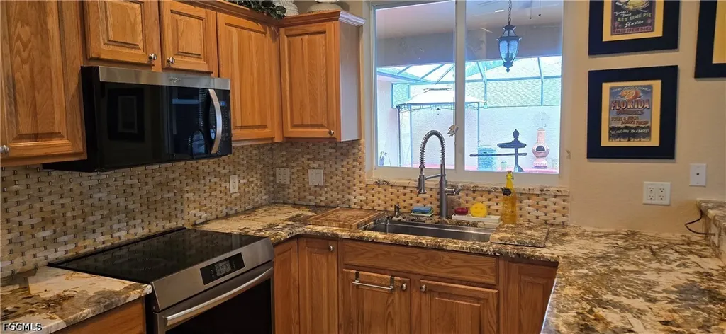 1108 SW 15th Place Cape Coral FL 33991