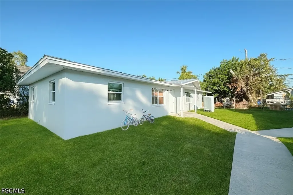 5453 11th Avenue Fort Myers FL 33907