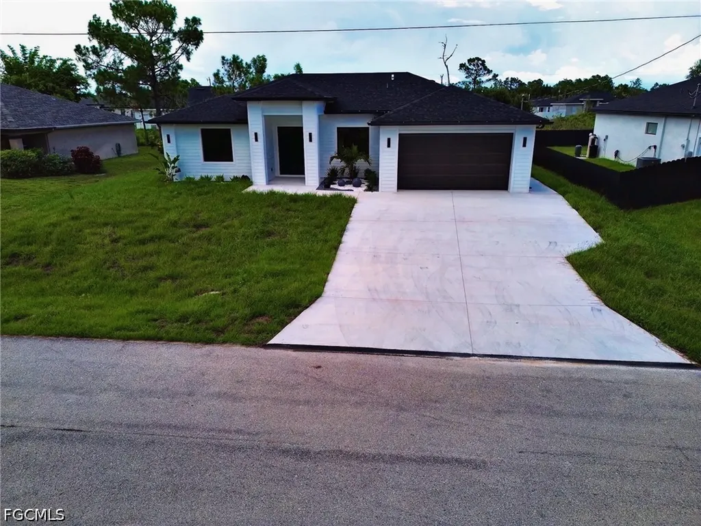 2806 21st Street W Lehigh Acres FL 33971