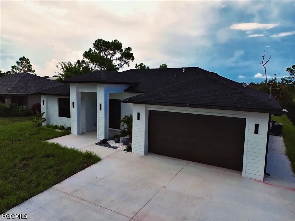2806 21st Street W Lehigh Acres FL 33971