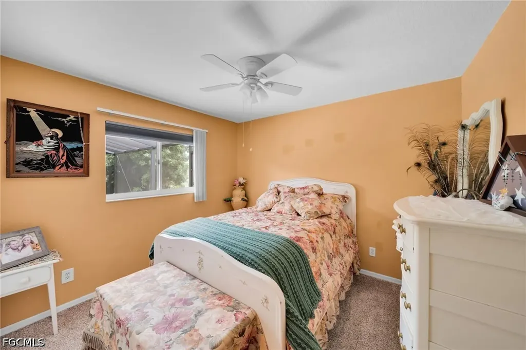 813 SW 11th Place Cape Coral FL 33991