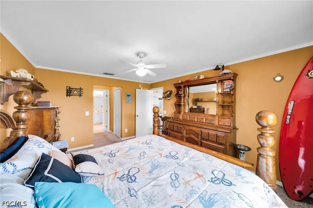 813 SW 11th Place Cape Coral FL 33991