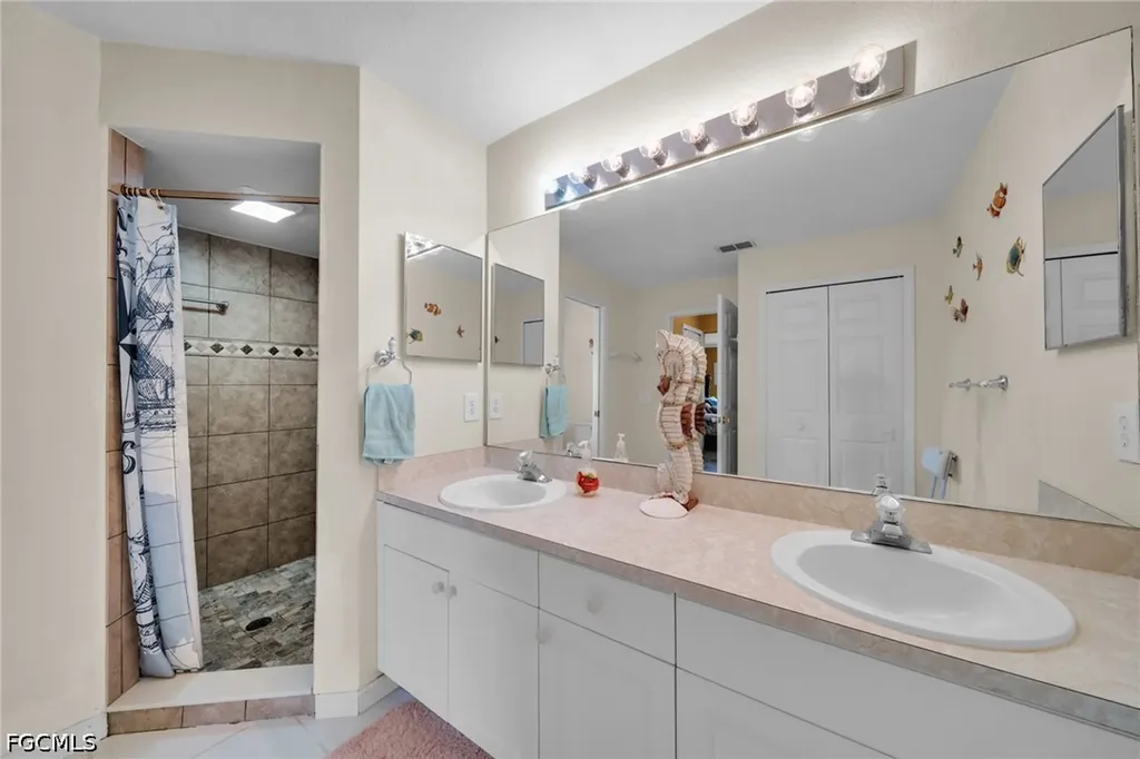813 SW 11th Place Cape Coral FL 33991