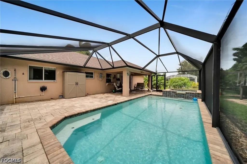 813 SW 11th Place Cape Coral FL 33991
