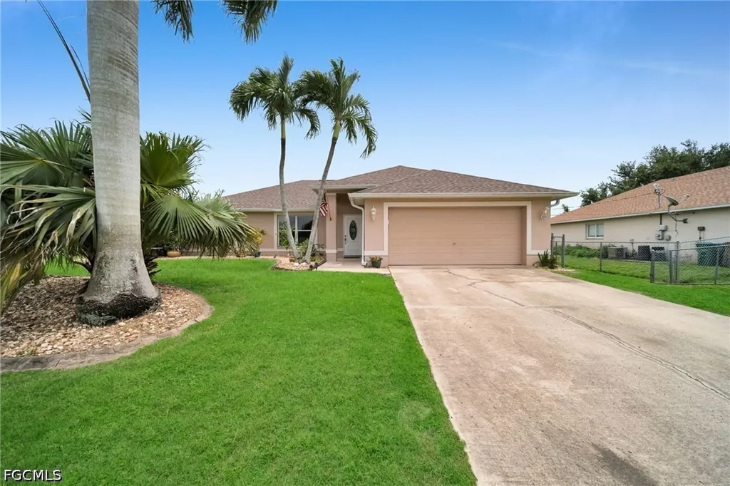 813 SW 11th Place Cape Coral FL 33991