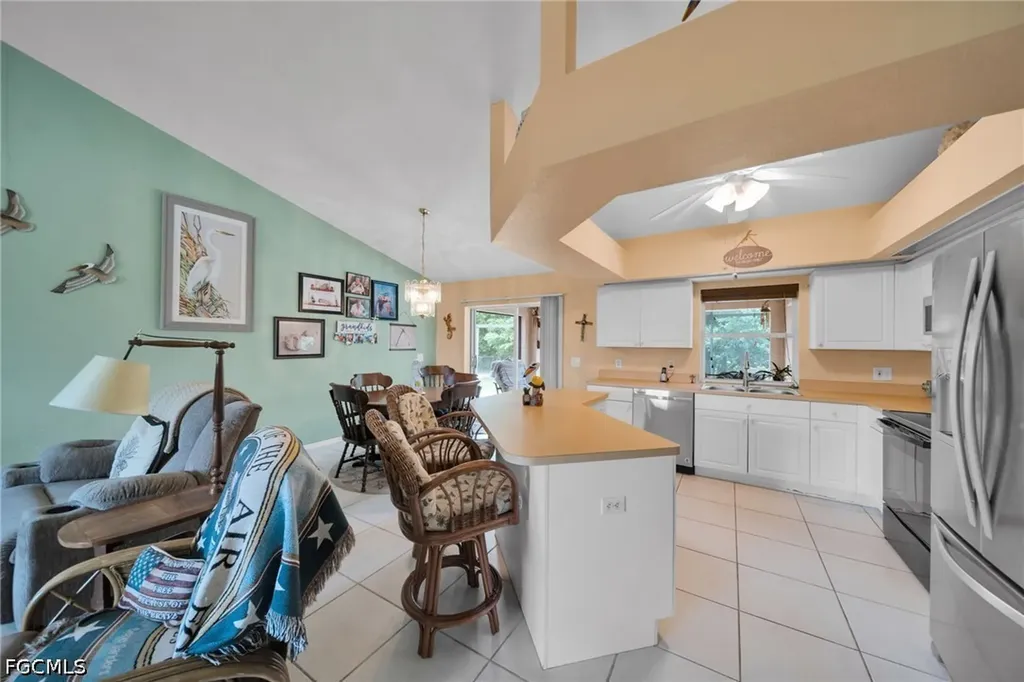 813 SW 11th Place Cape Coral FL 33991