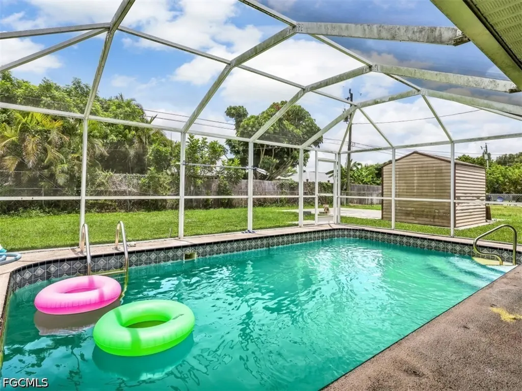 209 NE 9th Court Cape Coral FL 33909