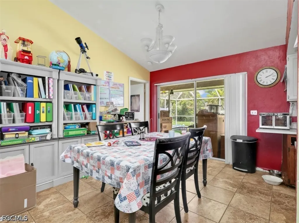 209 NE 9th Court Cape Coral FL 33909