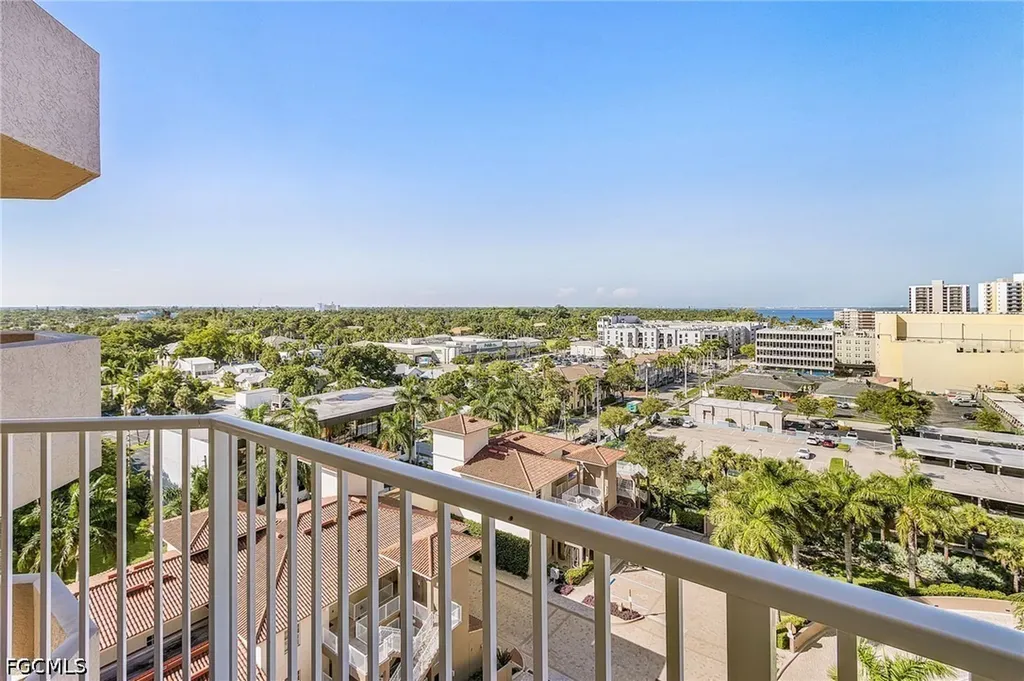 2090 W First Street Fort Myers FL 33901