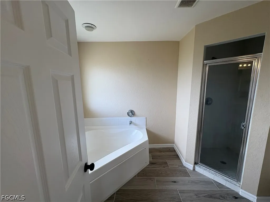 1417 NE 4th Place Cape Coral FL 33909