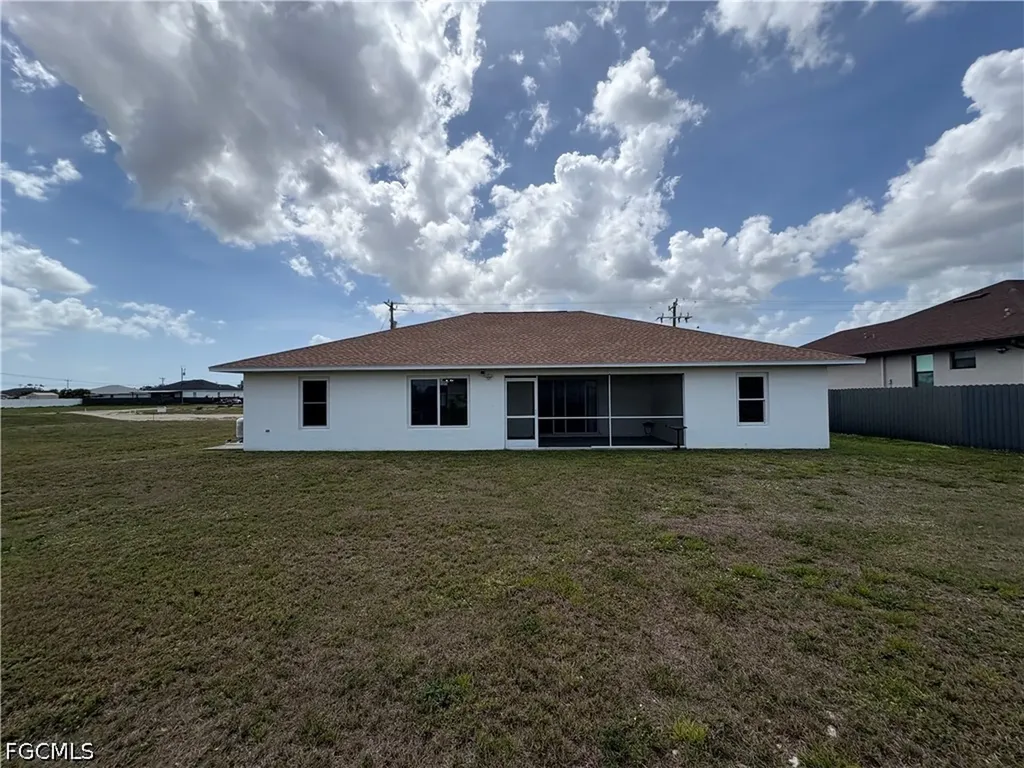 1417 NE 4th Place Cape Coral FL 33909