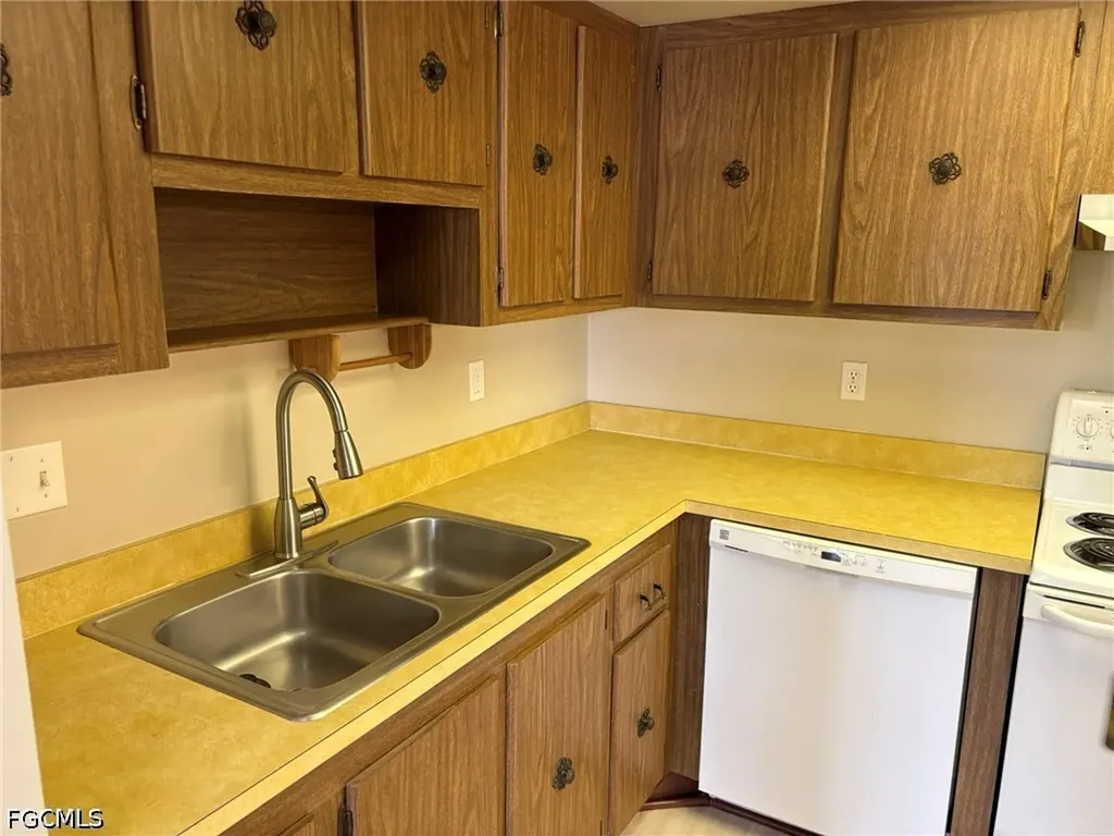 3704 Broadway Fort Myers FL 33901