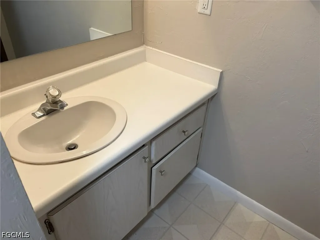 3704 Broadway Fort Myers FL 33901