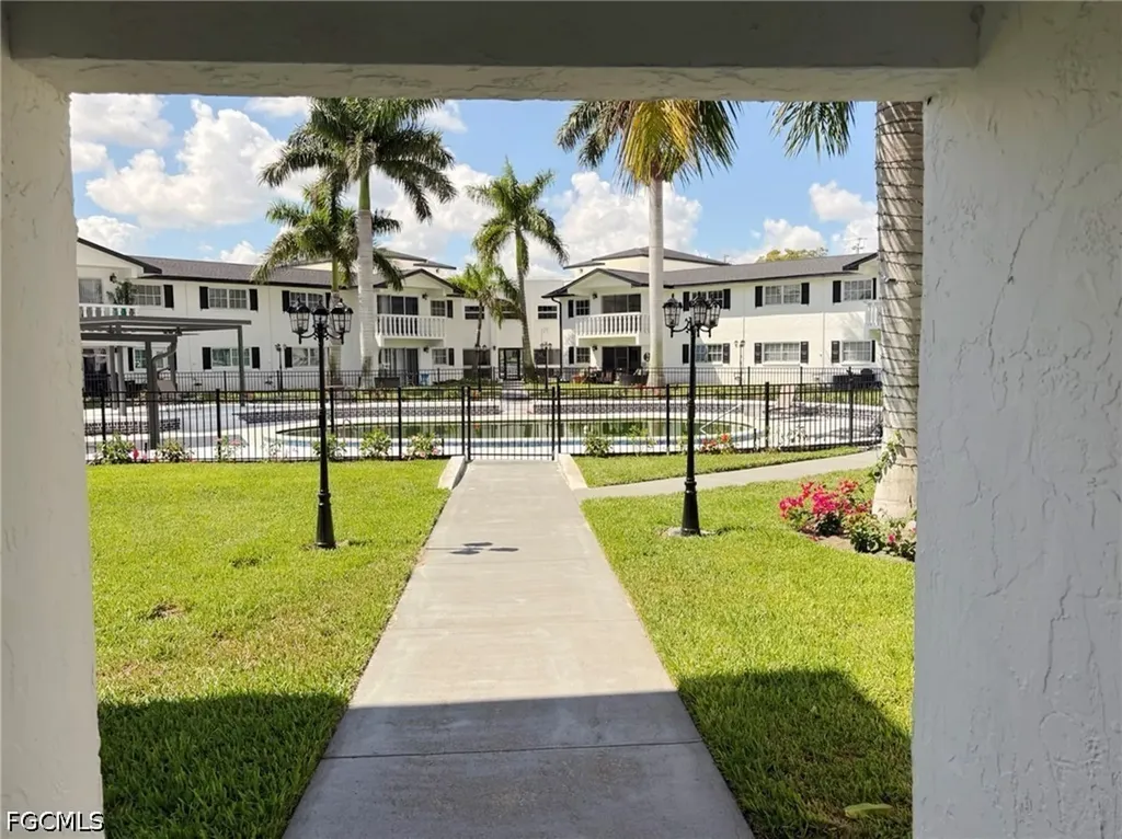3704 Broadway Fort Myers FL 33901