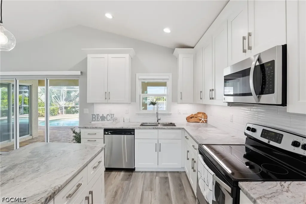 1723 SW 31st Lane Cape Coral FL 33914