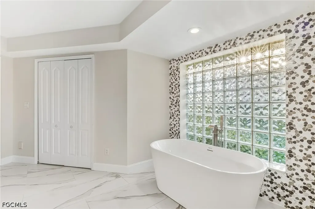 2318 SE 27th Street Cape Coral FL 33904