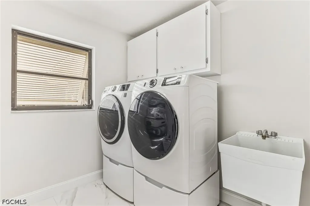 2318 SE 27th Street Cape Coral FL 33904