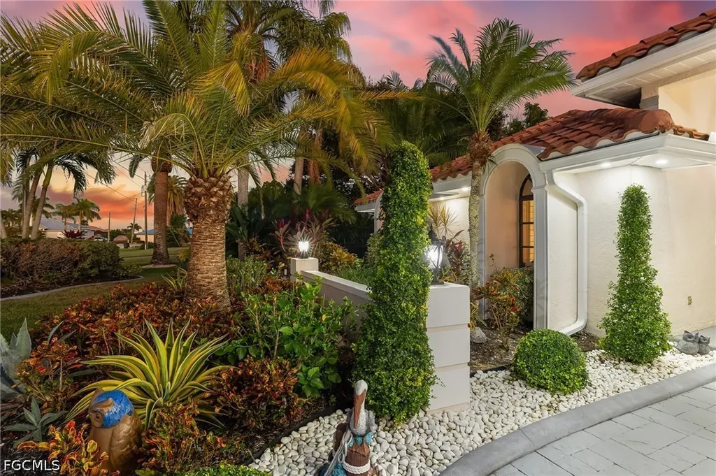 2318 SE 27th Street Cape Coral FL 33904