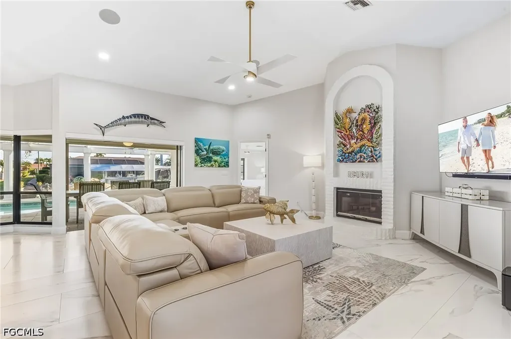 2318 SE 27th Street Cape Coral FL 33904