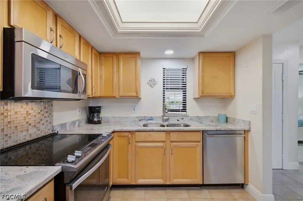 808 Cape Coral Parkway W Cape Coral FL 33914