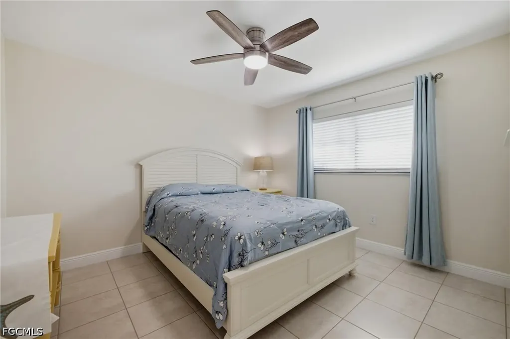 808 Cape Coral Parkway W Cape Coral FL 33914