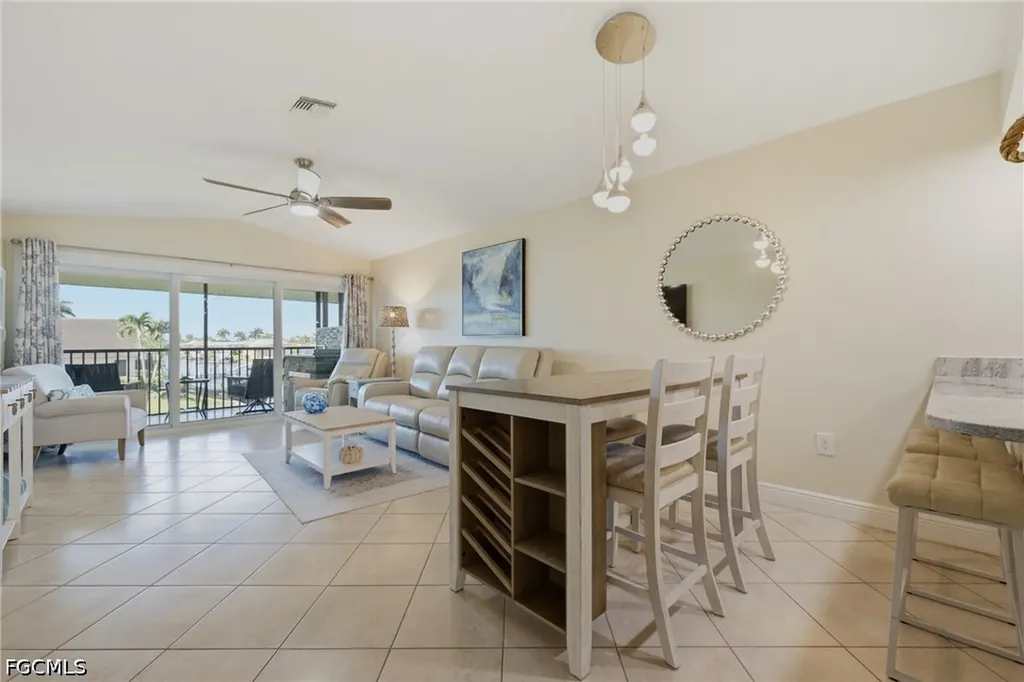 808 Cape Coral Parkway W Cape Coral FL 33914