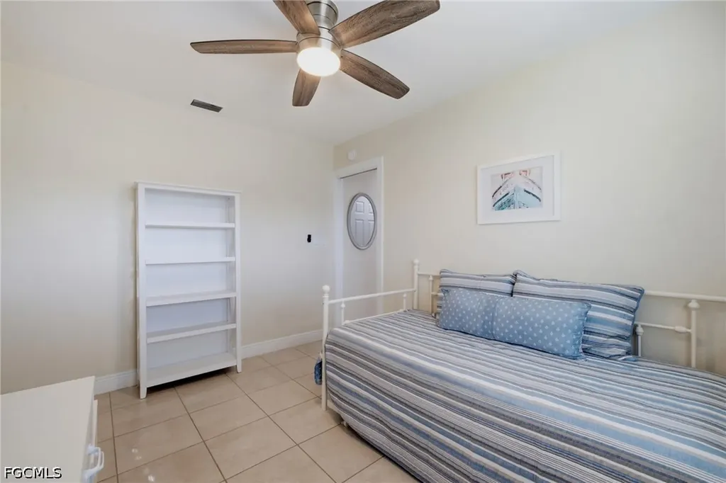 808 Cape Coral Parkway W Cape Coral FL 33914