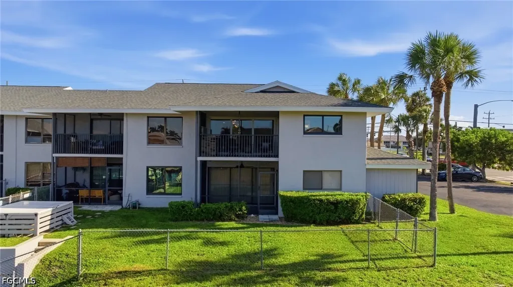 808 Cape Coral Parkway W Cape Coral FL 33914