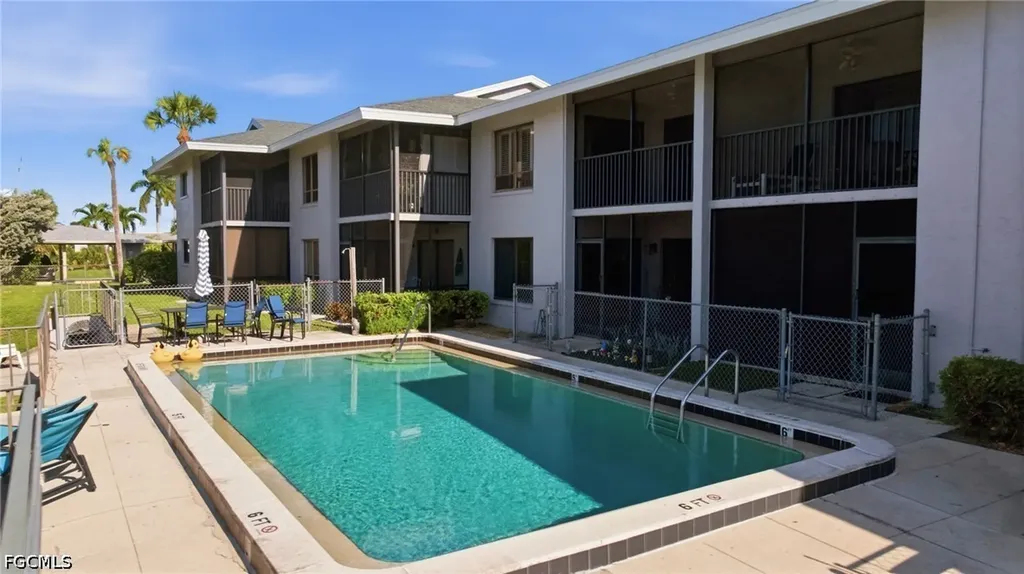808 Cape Coral Parkway W Cape Coral FL 33914