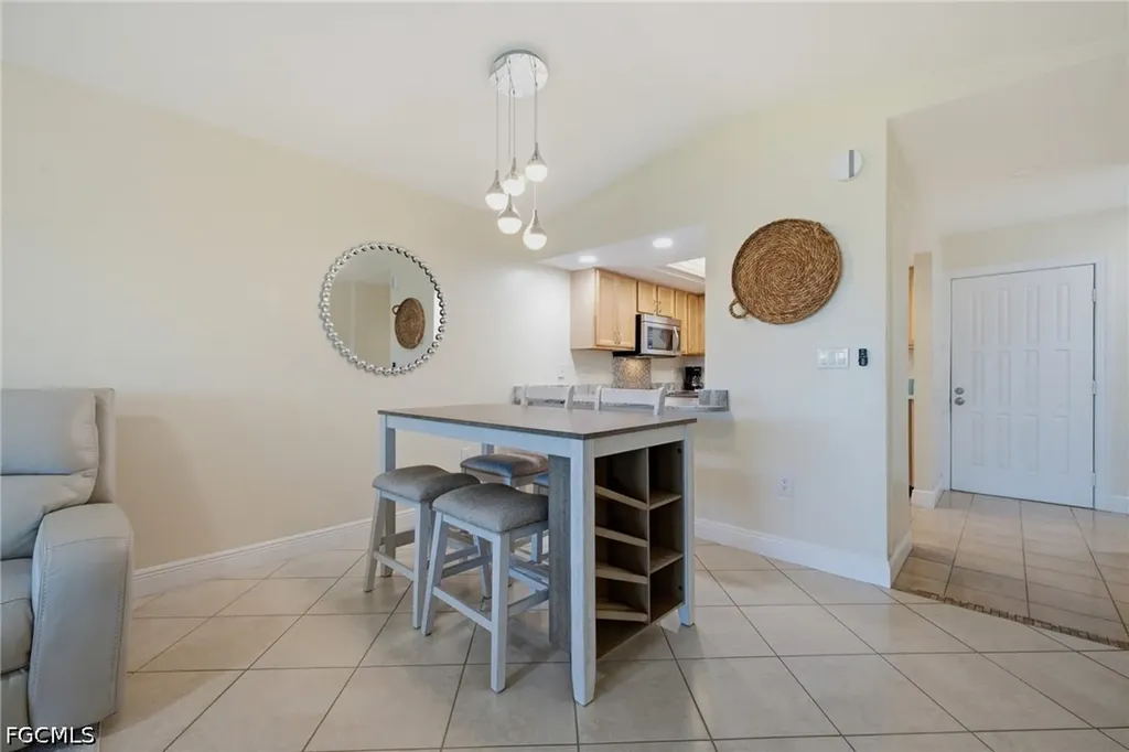 808 Cape Coral Parkway W Cape Coral FL 33914
