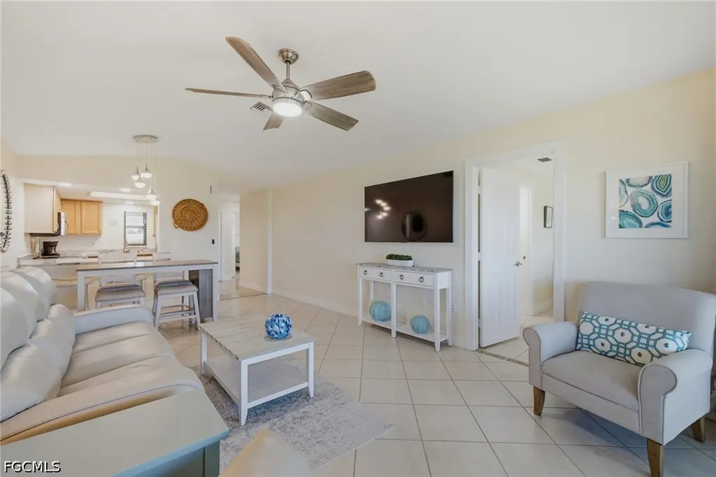 808 Cape Coral Parkway W Cape Coral FL 33914