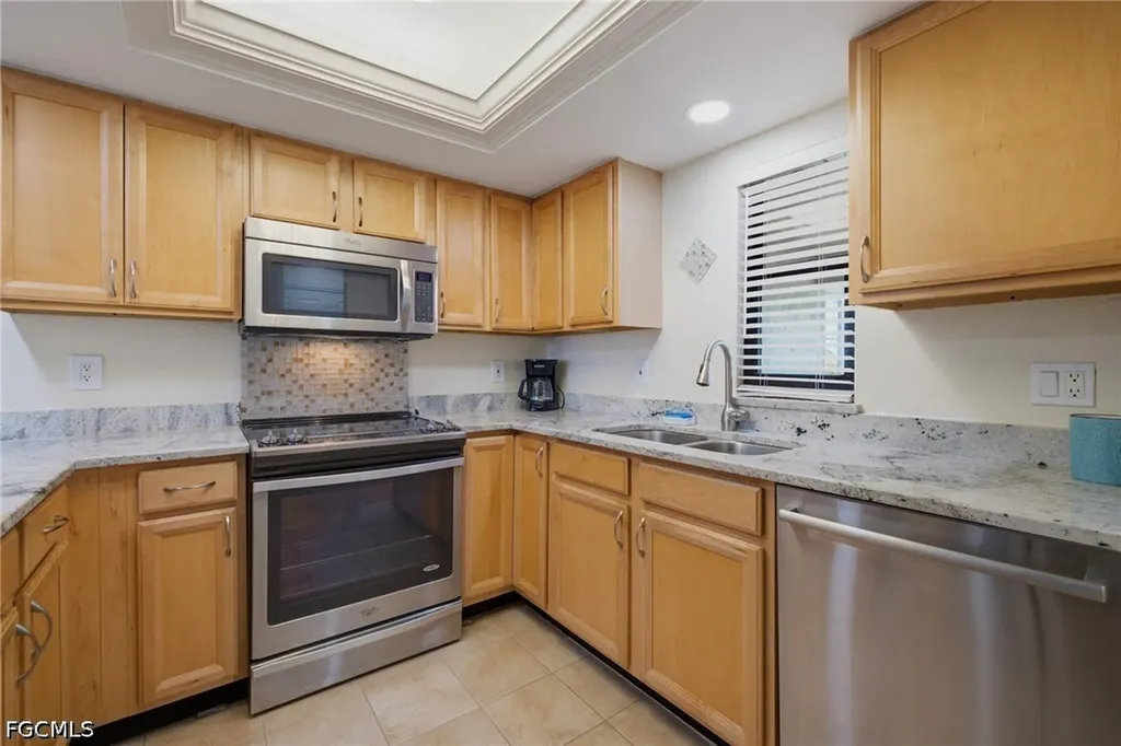 808 Cape Coral Parkway W Cape Coral FL 33914