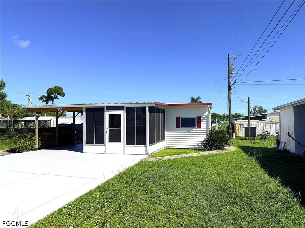 139 Gaslight Avenue North Fort Myers FL 33917