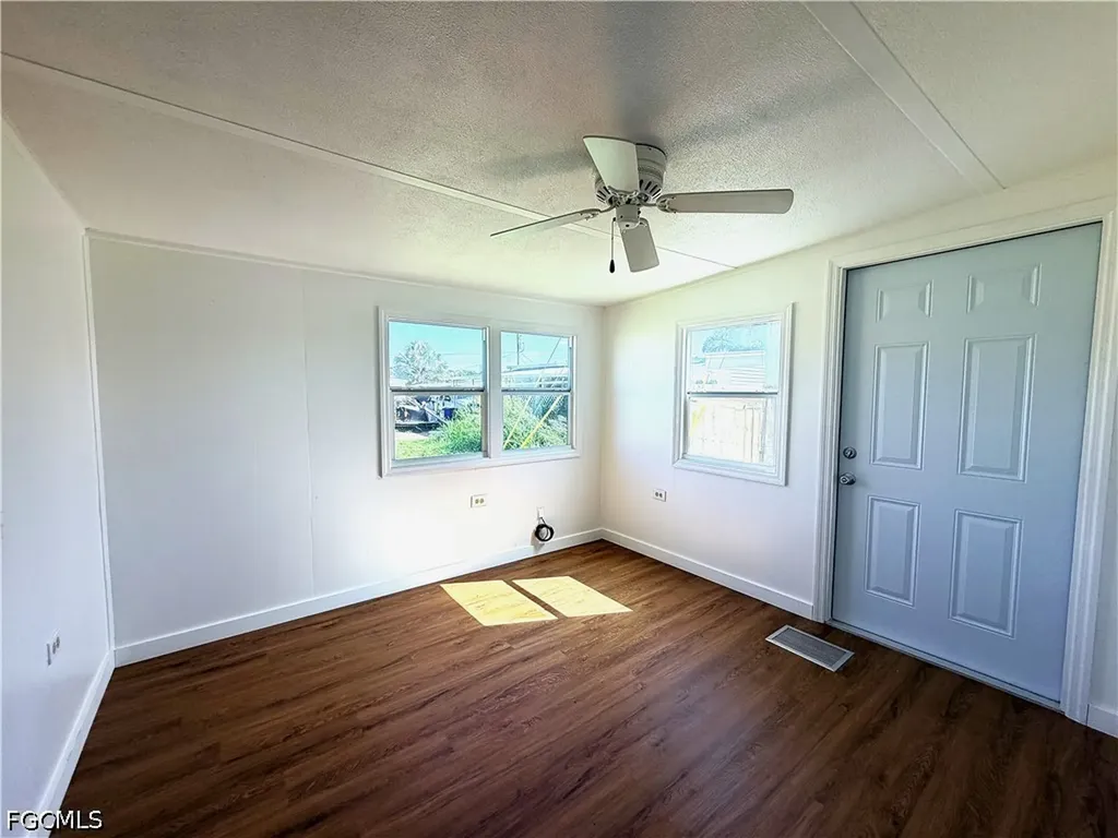 139 Gaslight Avenue North Fort Myers FL 33917