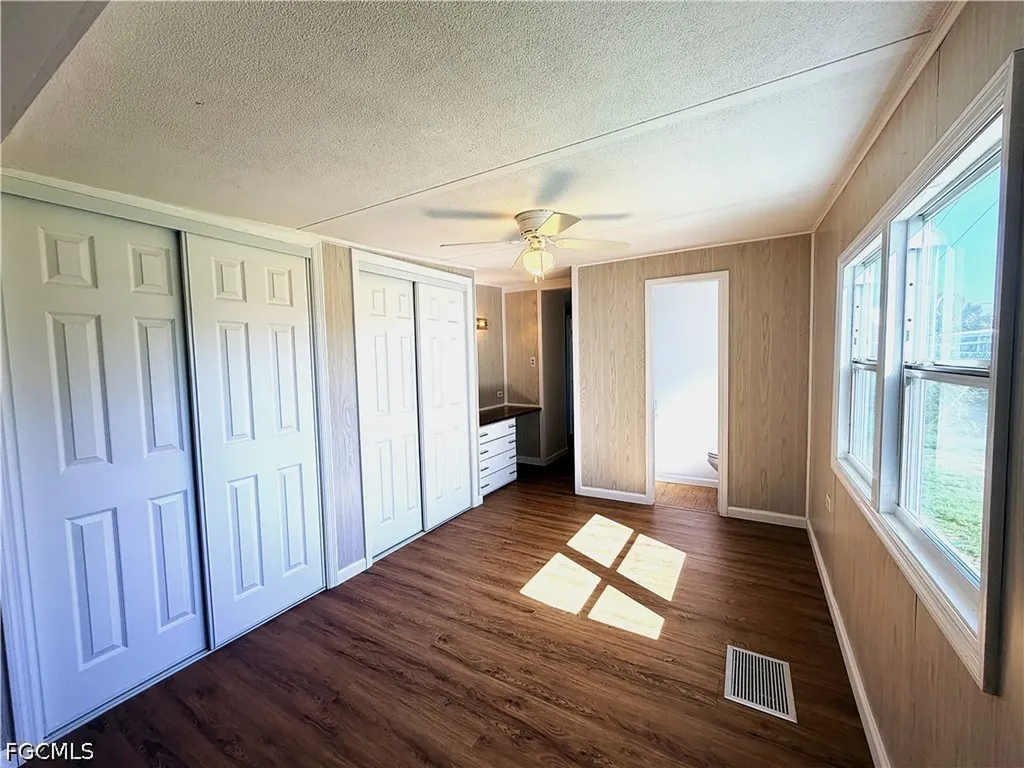 139 Gaslight Avenue North Fort Myers FL 33917
