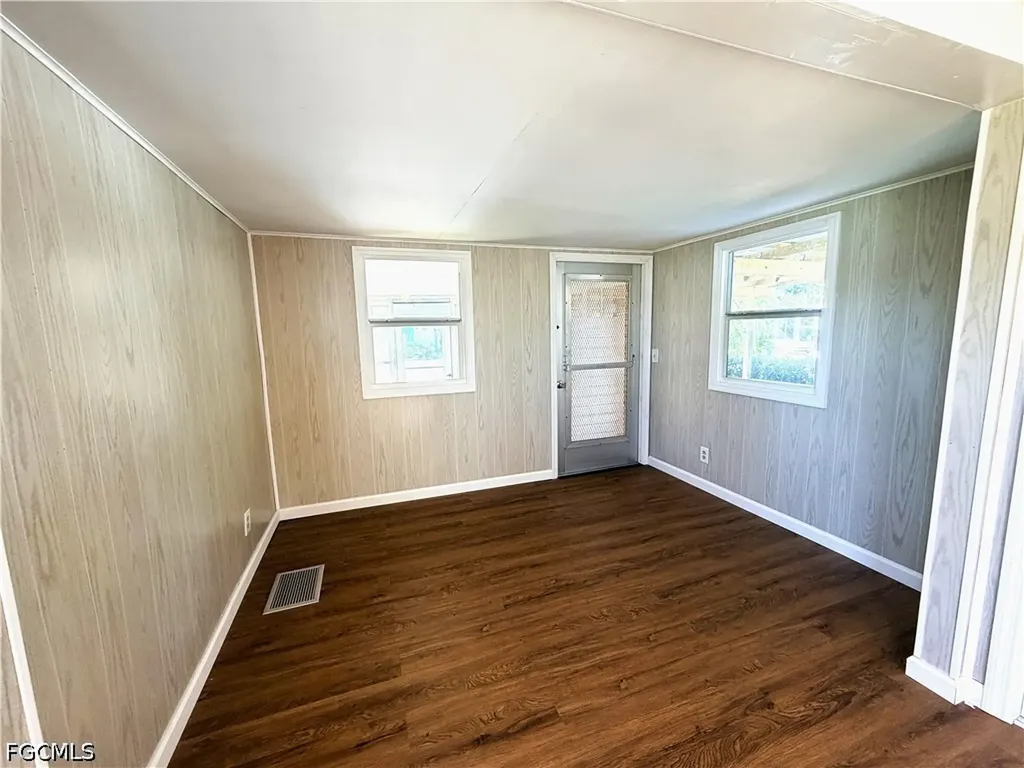 139 Gaslight Avenue North Fort Myers FL 33917