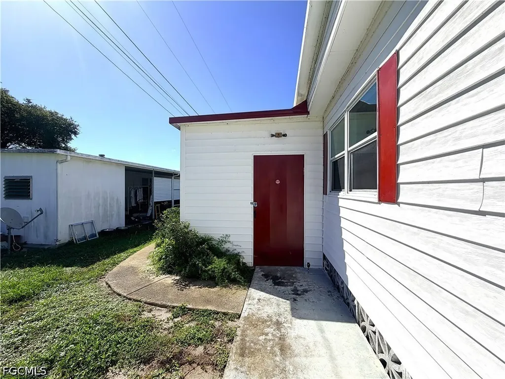 139 Gaslight Avenue North Fort Myers FL 33917