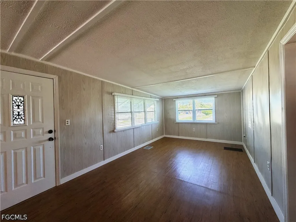 139 Gaslight Avenue North Fort Myers FL 33917