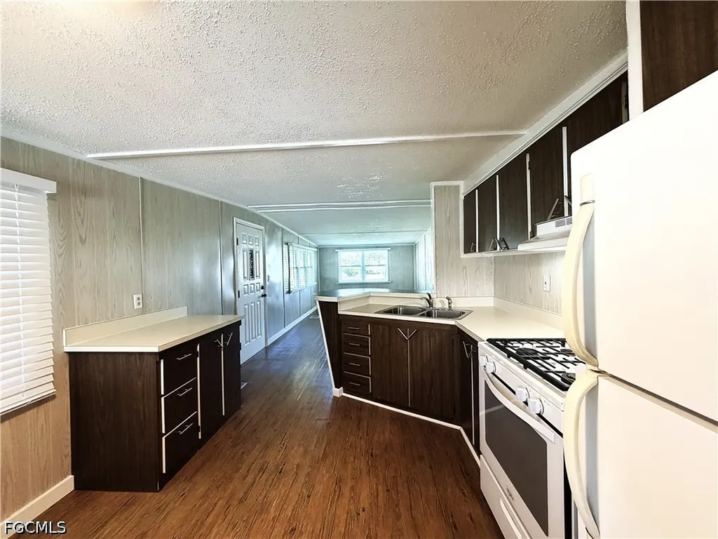 139 Gaslight Avenue North Fort Myers FL 33917