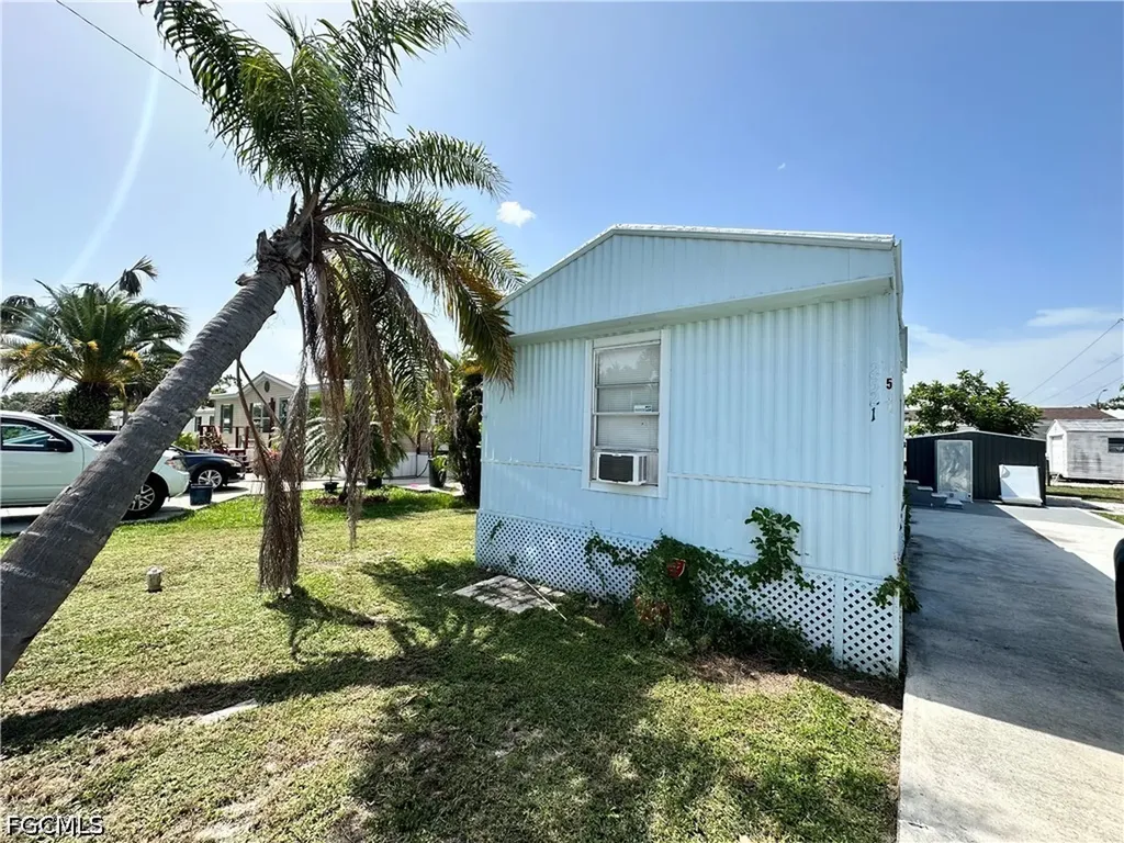 2521 Brownell Court North Fort Myers FL 33917