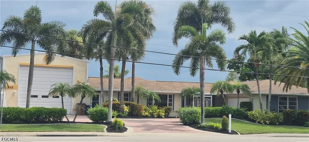 412 Cape Coral Parkway W Cape Coral FL 33914
