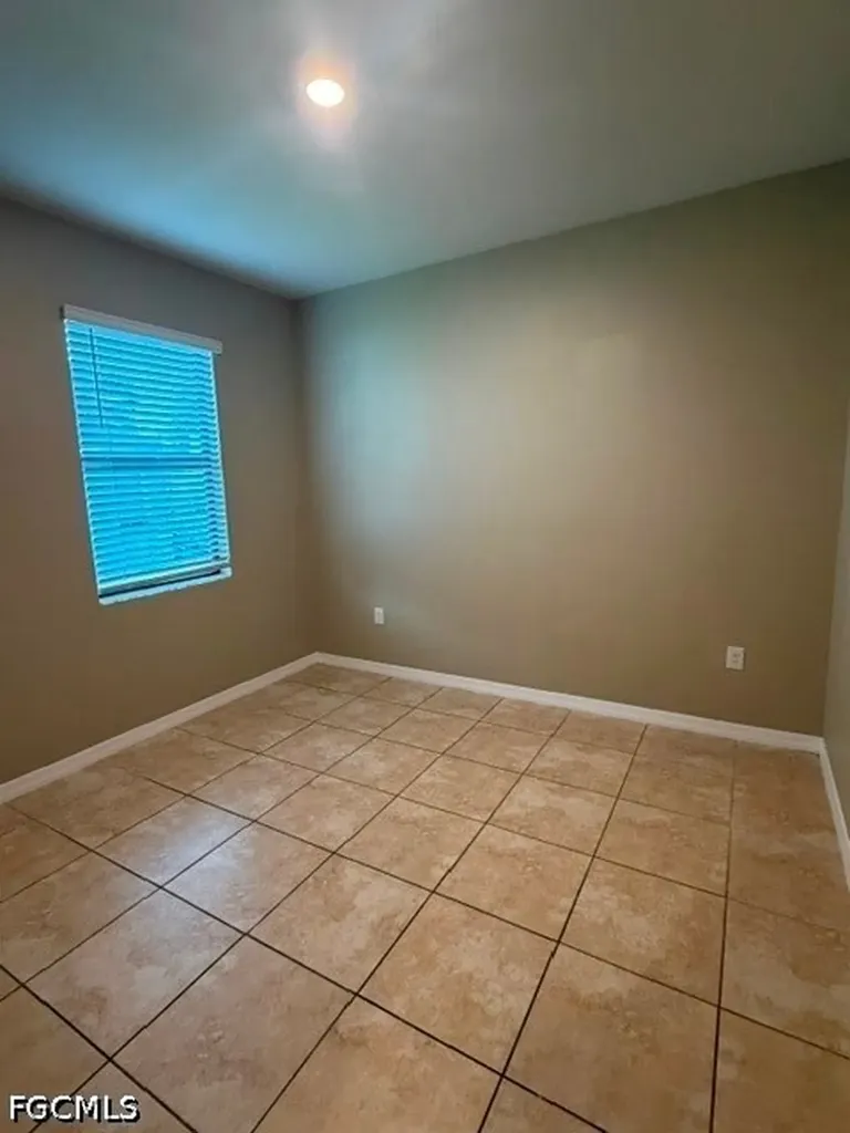 1841 NW 20th Avenue Cape Coral FL 33993