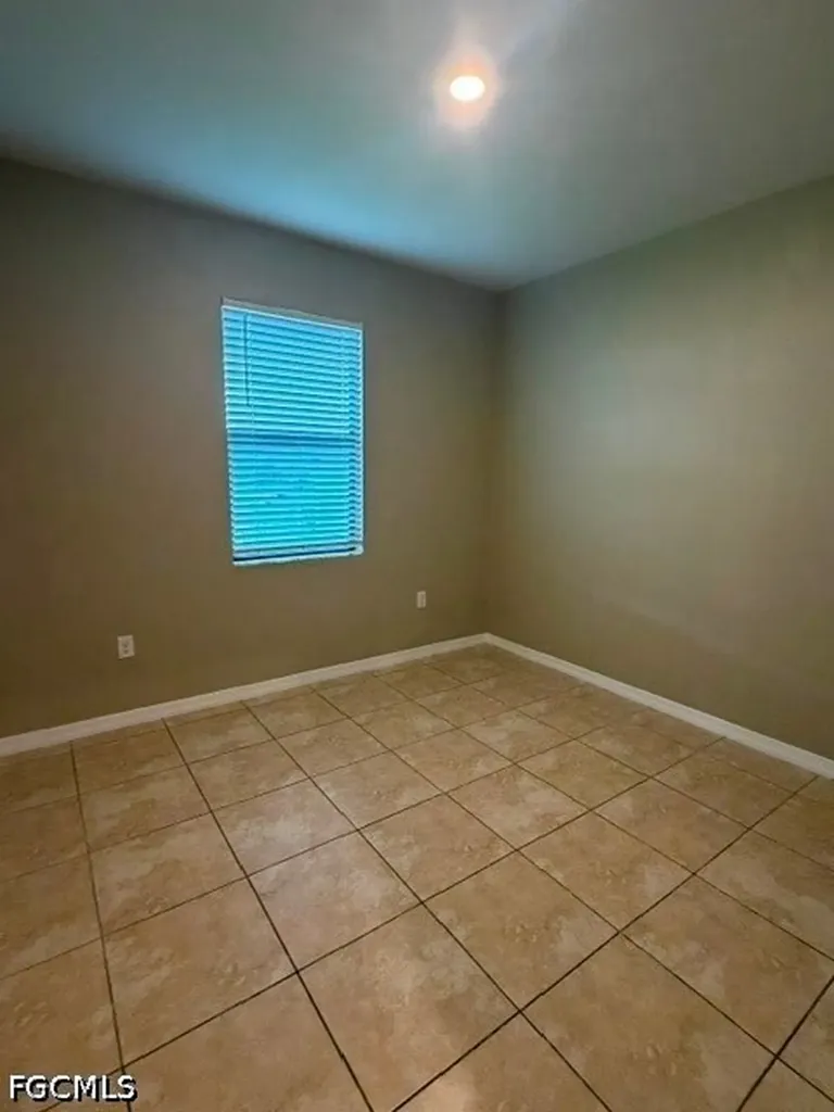 1841 NW 20th Avenue Cape Coral FL 33993