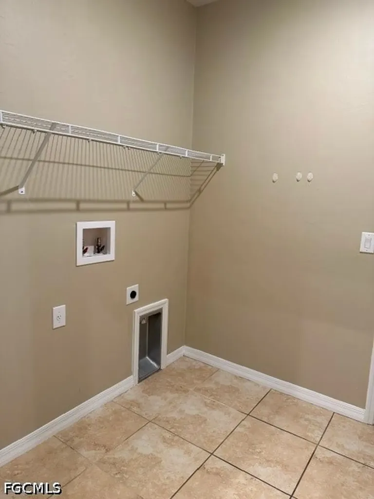 1841 NW 20th Avenue Cape Coral FL 33993