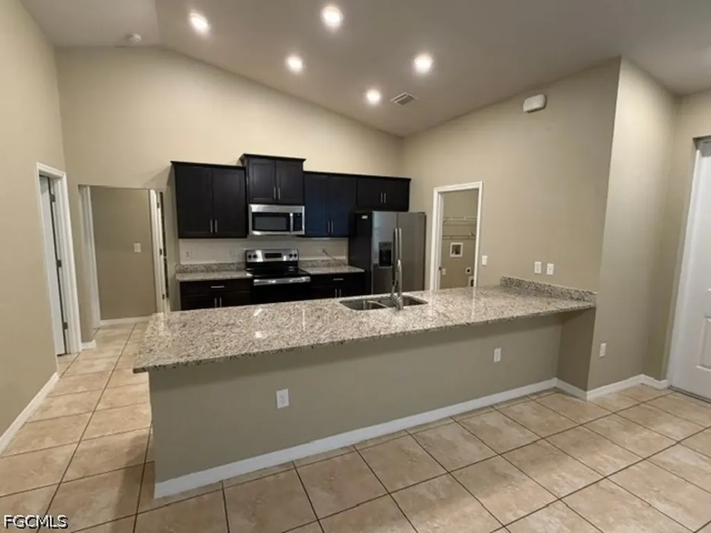1841 NW 20th Avenue Cape Coral FL 33993