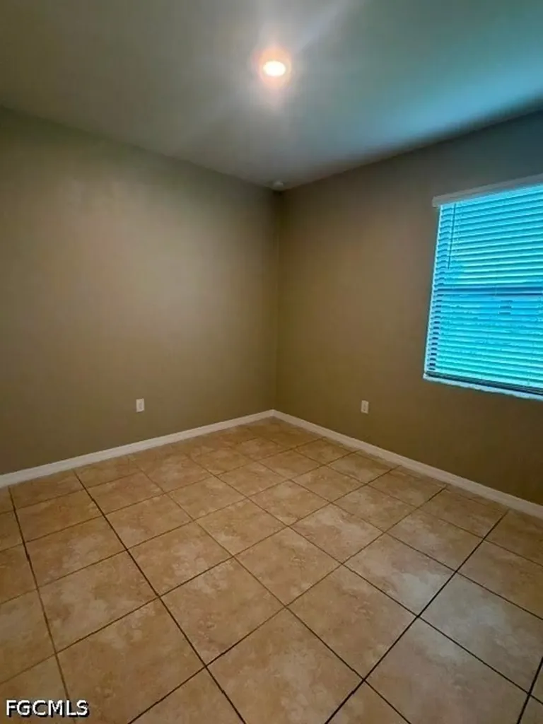 1841 NW 20th Avenue Cape Coral FL 33993