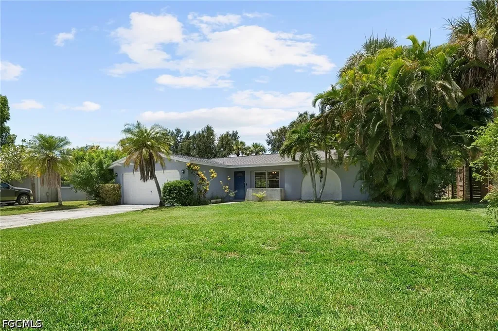 1583 Sunkist Way Fort Myers FL 33905
