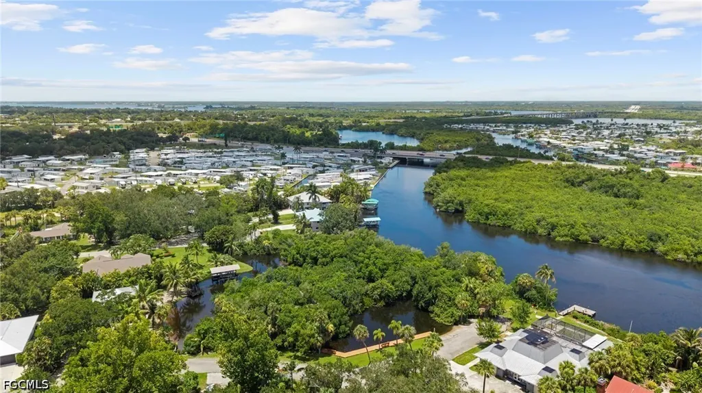 1583 Sunkist Way Fort Myers FL 33905