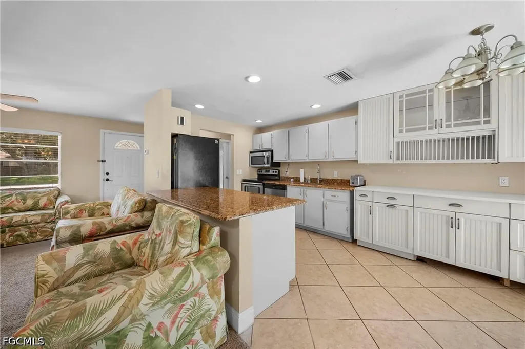 1583 Sunkist Way Fort Myers FL 33905